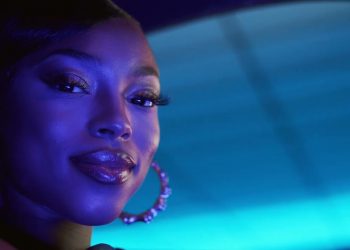 THEY. – In The Mood (featuring Yung Bleu)